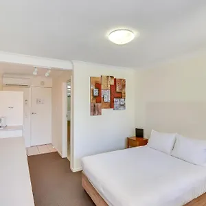 Hotel Nightcap At Golden Tavern, Caloundra