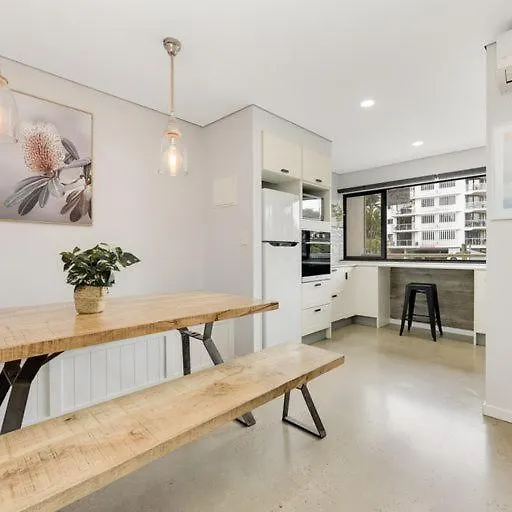Joanne Apartments Caloundra Aparthotel